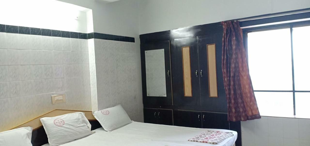 Hotel R.s.mani Velankanni